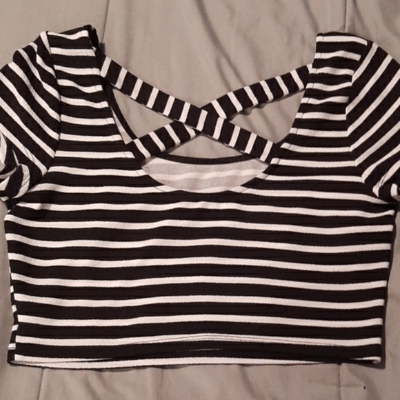 Trixxi Matching Cropped Top/Skirt Outfit Blk/Wh Striped CrisCross Open Back Sz 1 - Picture 7 of 9